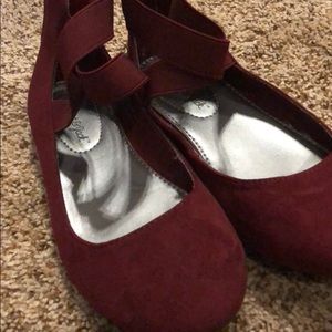 Cat & Jack burgundy girls shoes